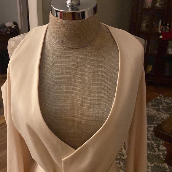Vintage Lavish Alice from Neiman Marcus gorgeous cream blazer w/ cold shoulders - Picture 3 of 9